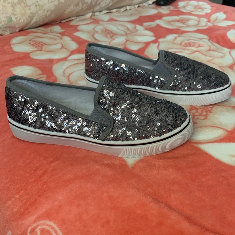 NIB ✨ Silver sequins sneakers - Picture 2 of 9